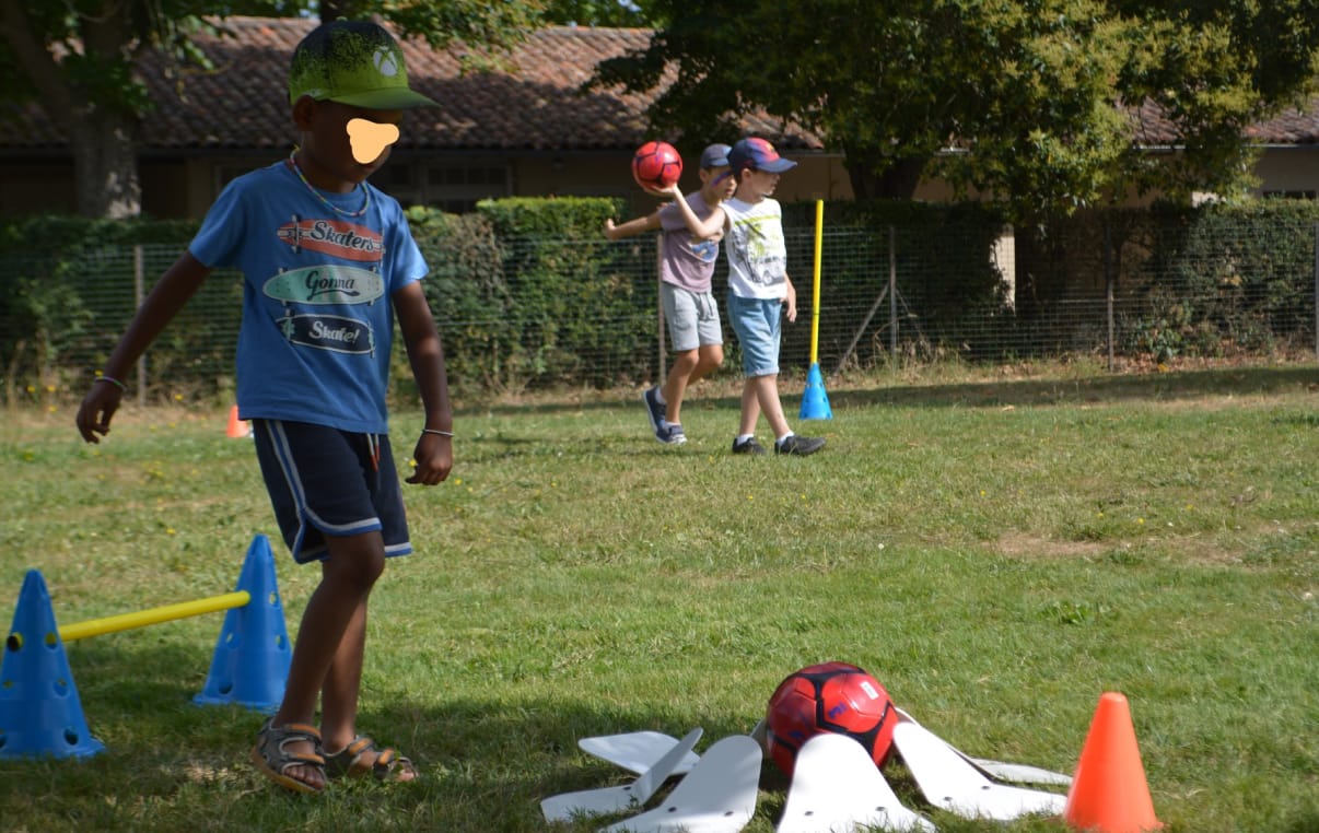 Animation Foot Golf à domicile à Toulouse avec parcours adapté au terrain
