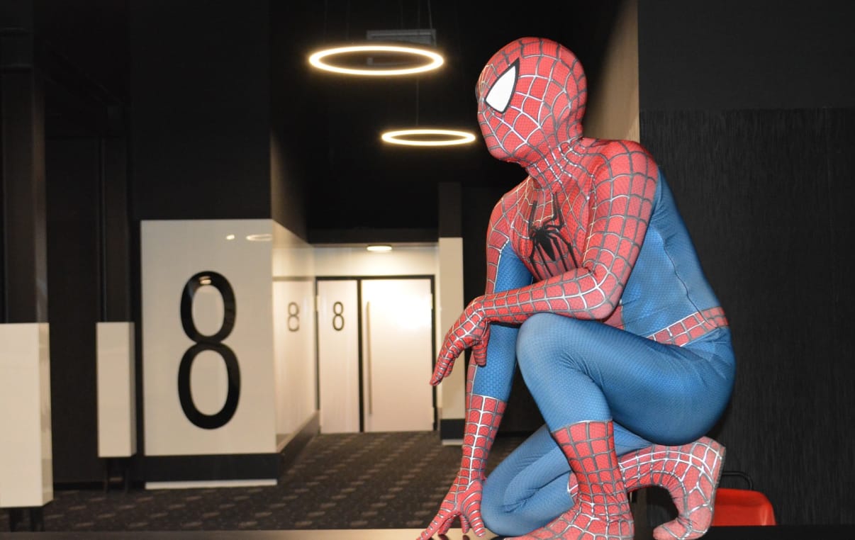 Personnage mascotte en visite à domicile à Montauban pour émerveiller les enfants